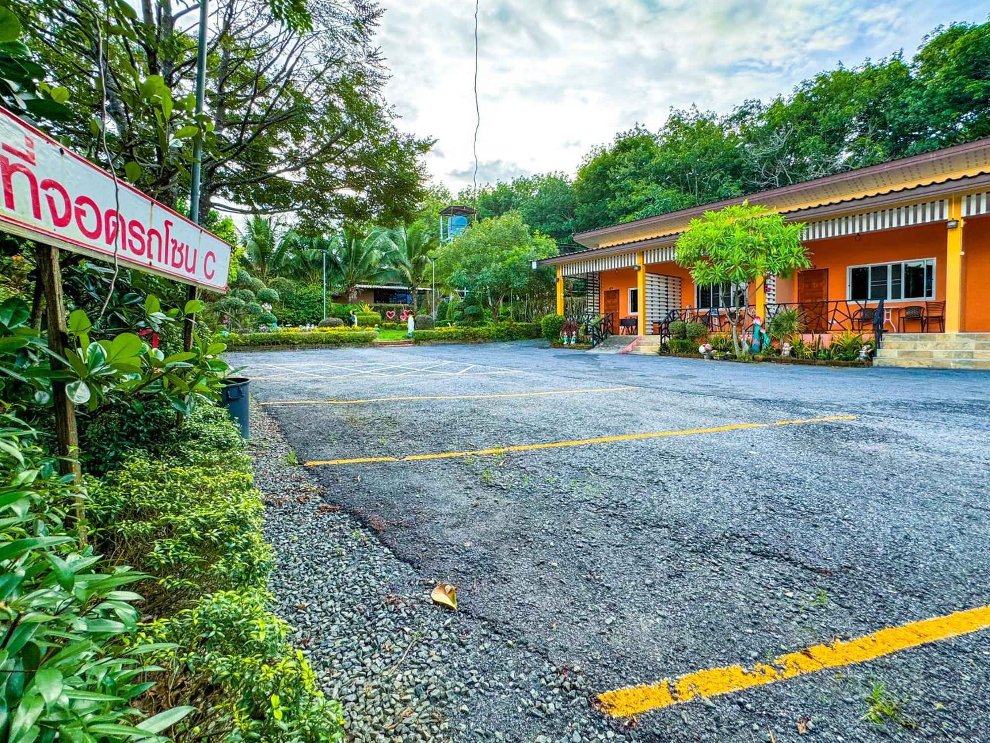 Baan Suan Mee Tang Hotell Chanthaburi Exteriör bild