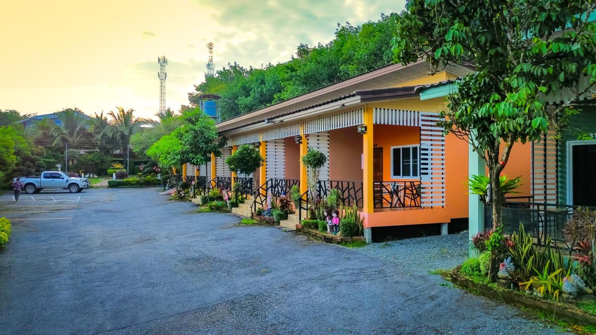 Baan Suan Mee Tang Hotell Chanthaburi Exteriör bild