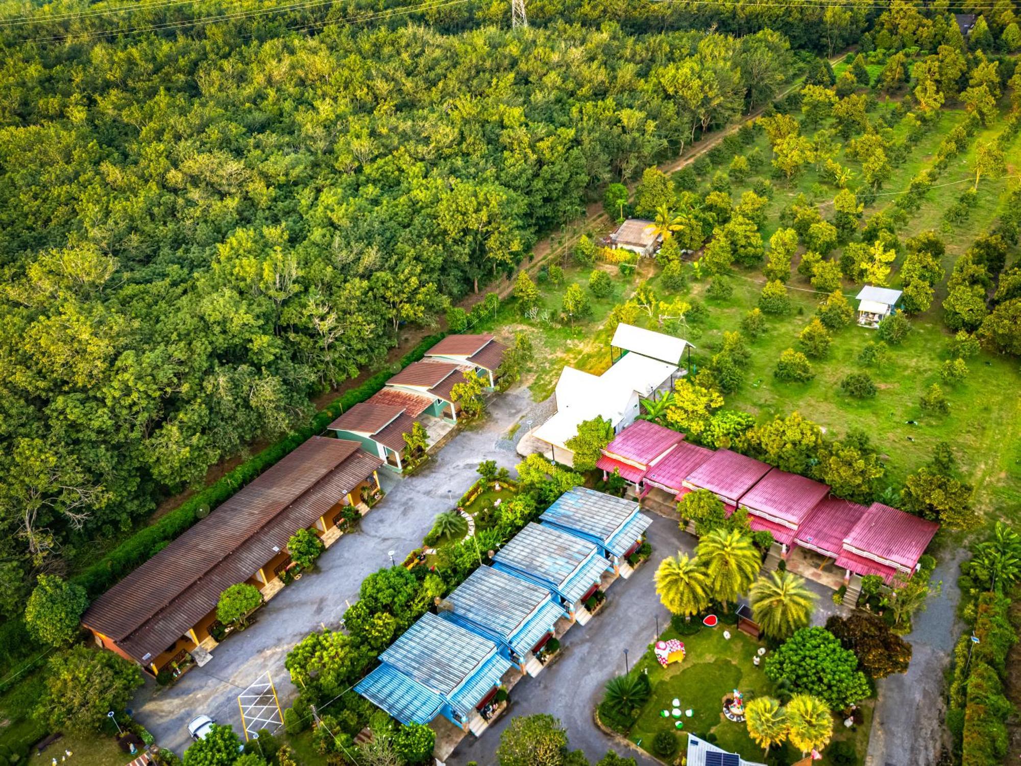 Baan Suan Mee Tang Hotell Chanthaburi Exteriör bild