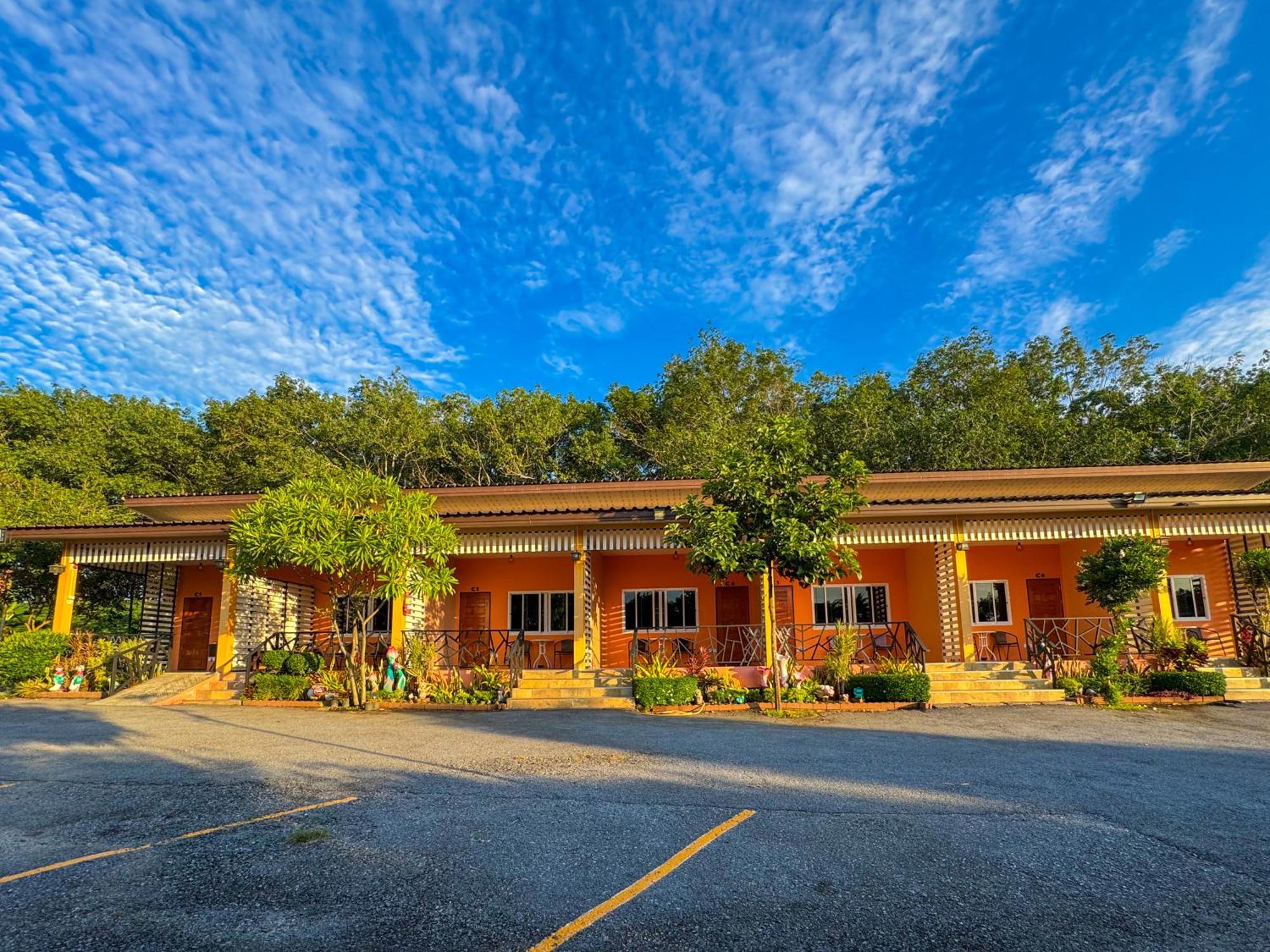 Baan Suan Mee Tang Hotell Chanthaburi Exteriör bild